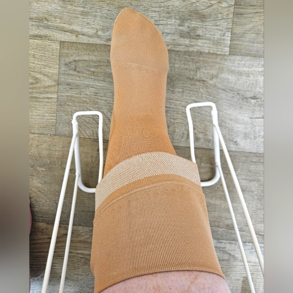 Handy Tool for Quick, Easy Application of Support Hose Stockings
